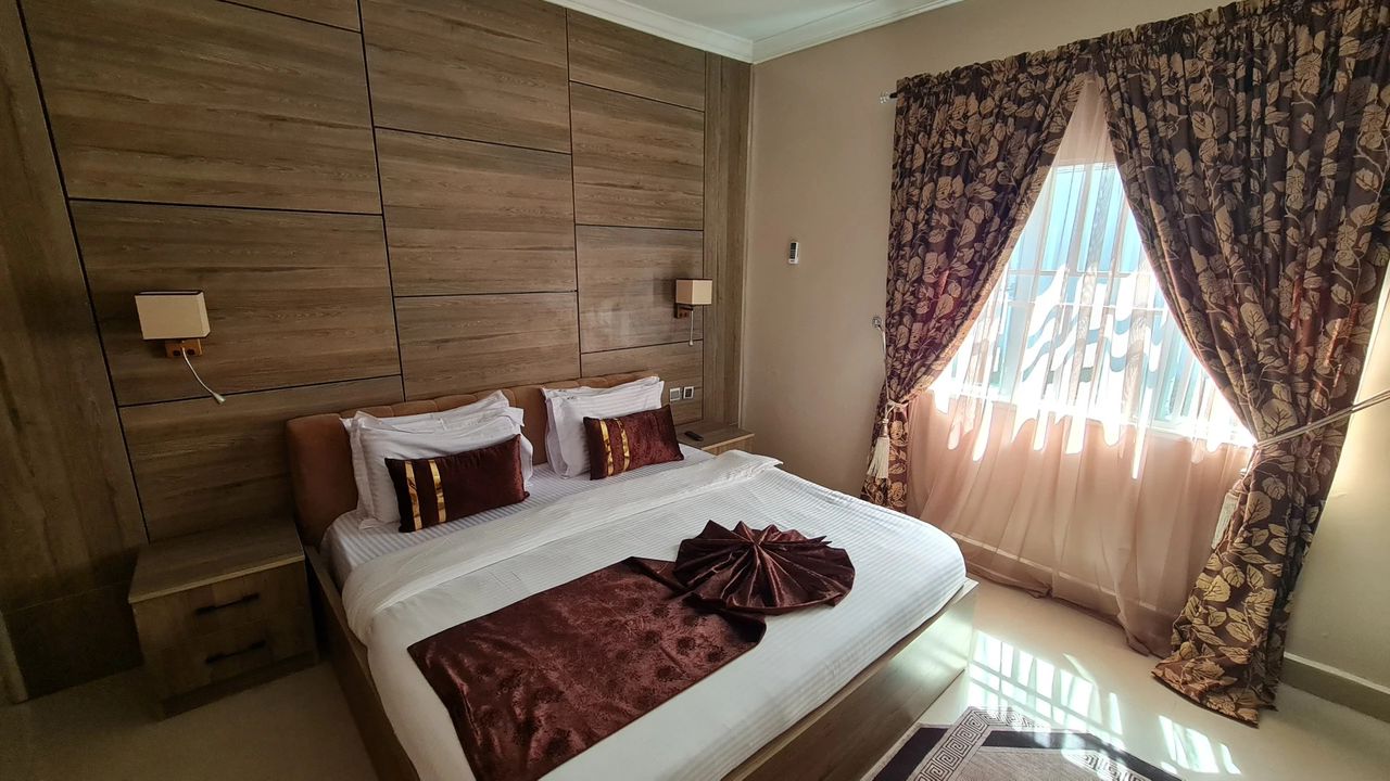 Executive Single Bedroom Suite